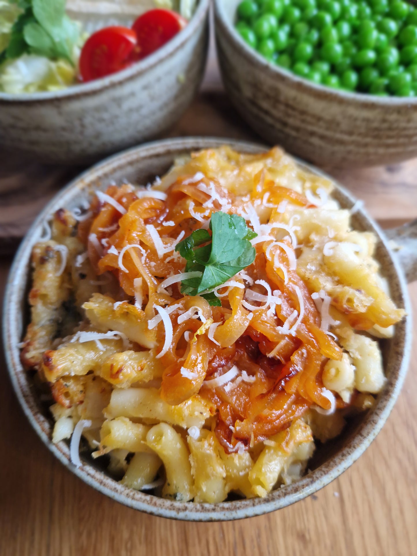 Mac and cheese with caramalised onions